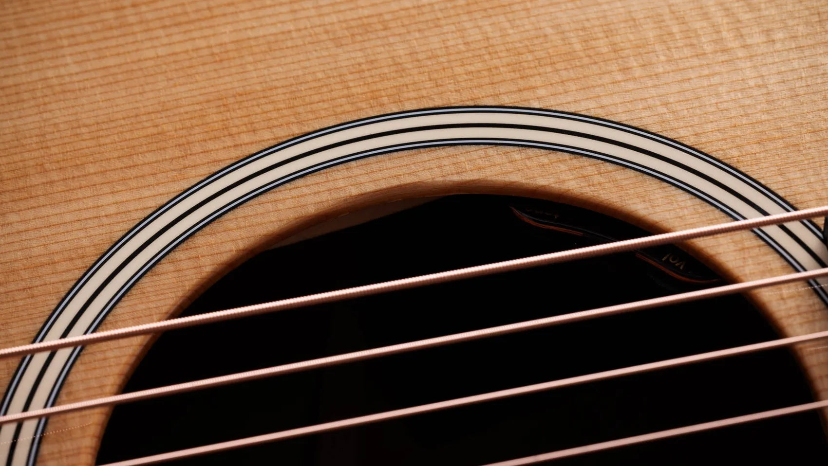 Đàn Guitar Acoustic Taylor Gold Label 517e