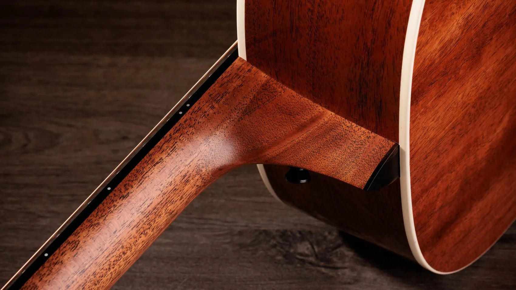 Đàn Guitar Acoustic Taylor Gold Label 517e