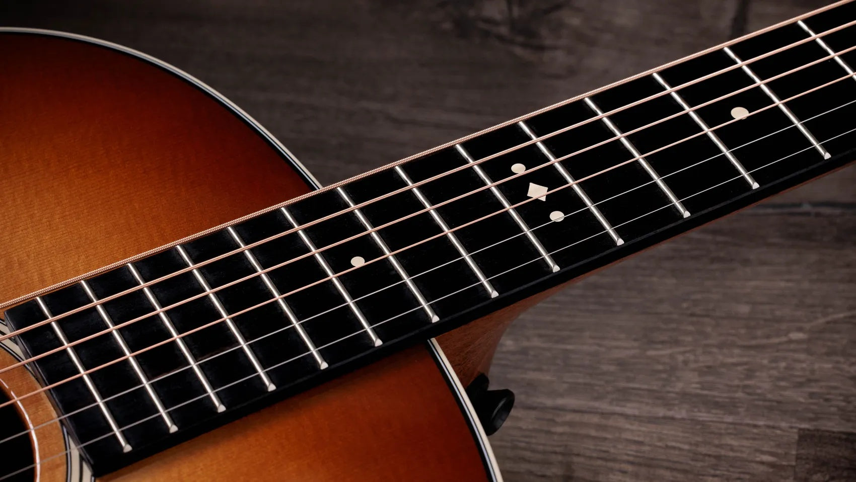 Đàn Guitar Acoustic Taylor Gold Label 517e