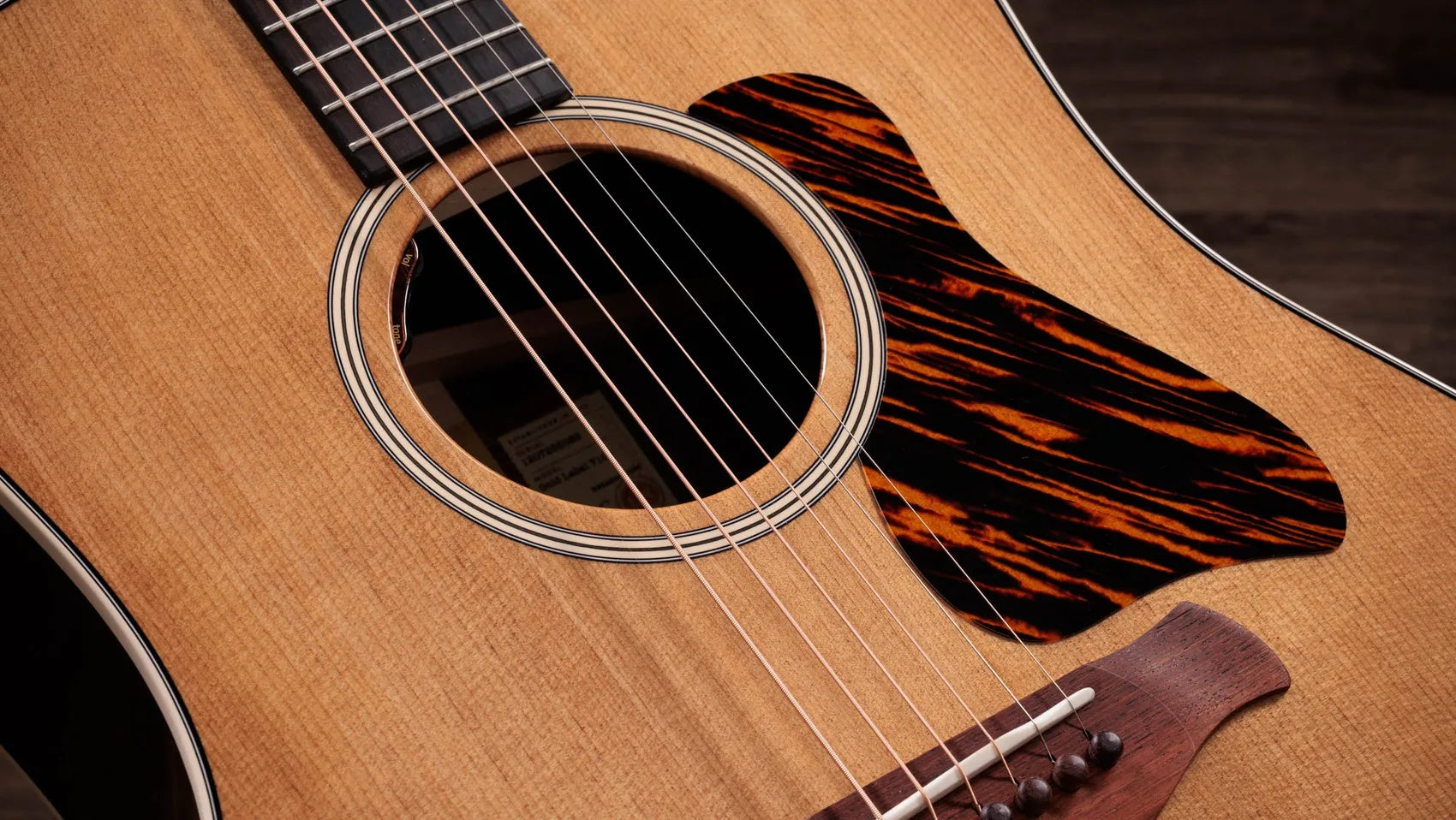 Đàn Guitar Acoustic Taylor Gold Label 710e - Natural