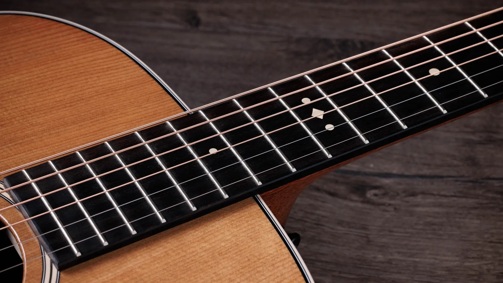Đàn Guitar Acoustic Taylor Gold Label 710e - Natural