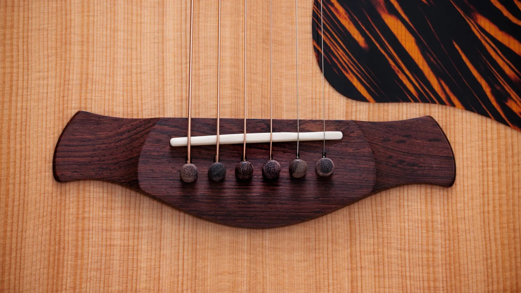 Đàn Guitar Acoustic Taylor Gold Label 714e