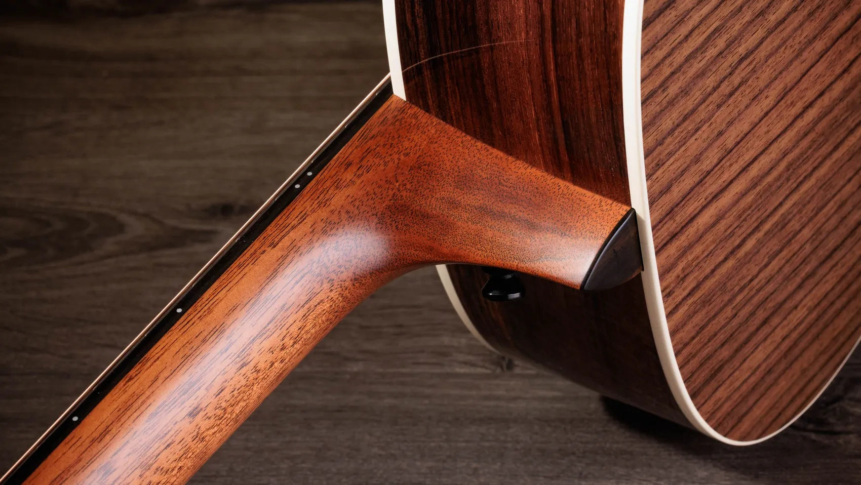 Đàn Guitar Acoustic Taylor Gold Label 714e