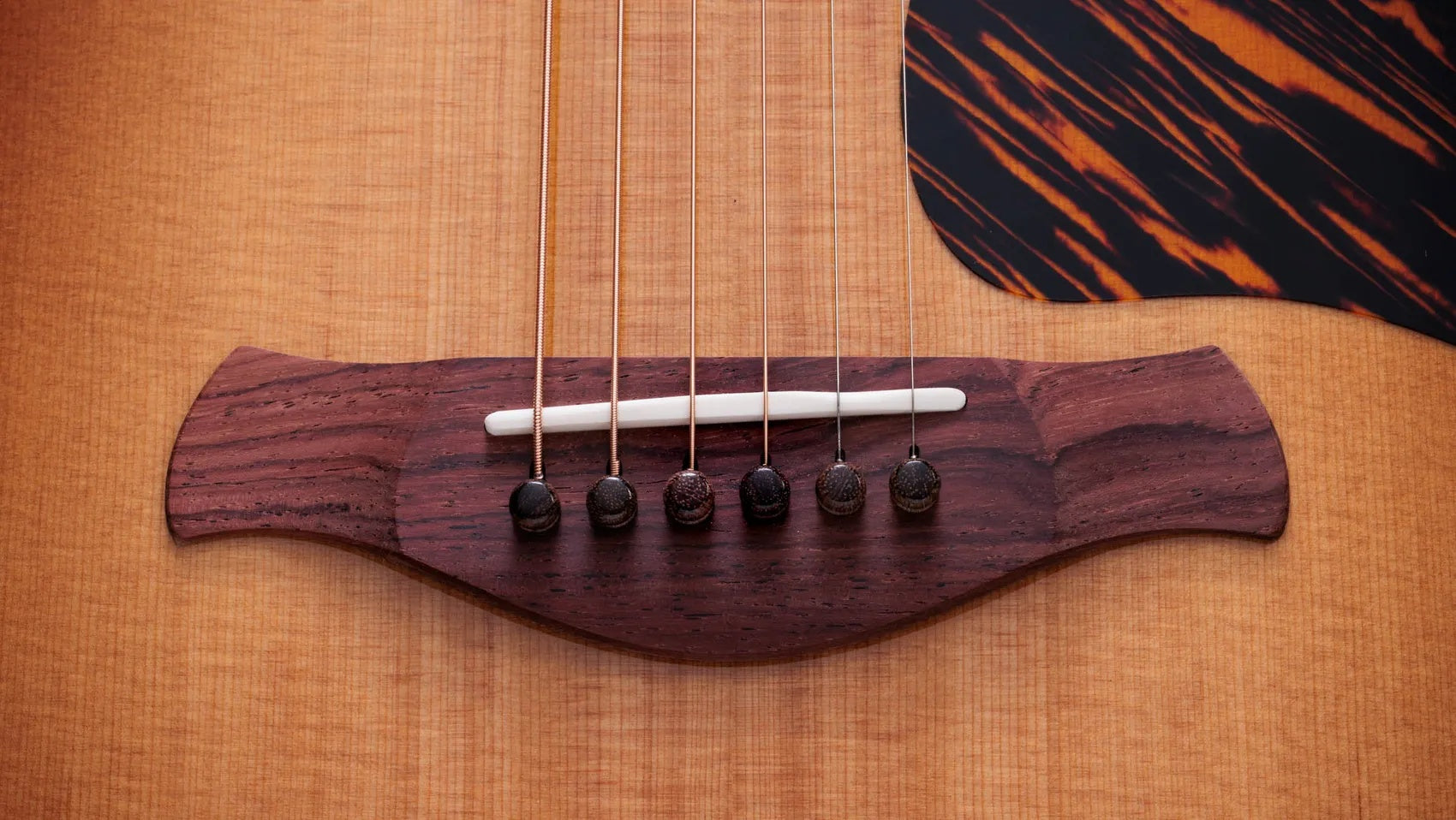Đàn Guitar Acoustic Taylor Gold Label 714e
