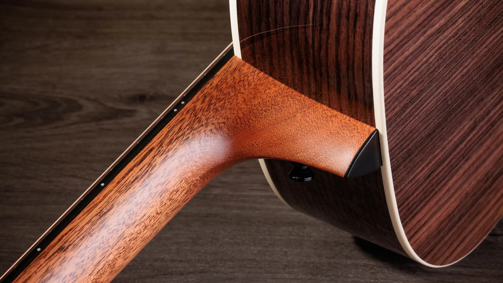 Đàn Guitar Acoustic Taylor Gold Label 714e
