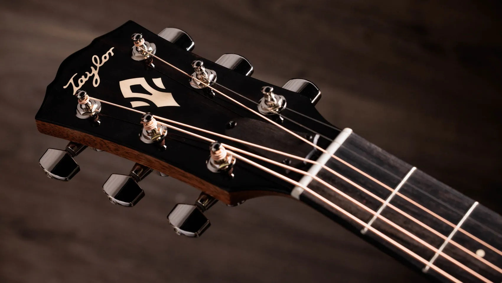 Đàn Guitar Acoustic Taylor Gold Label 717e