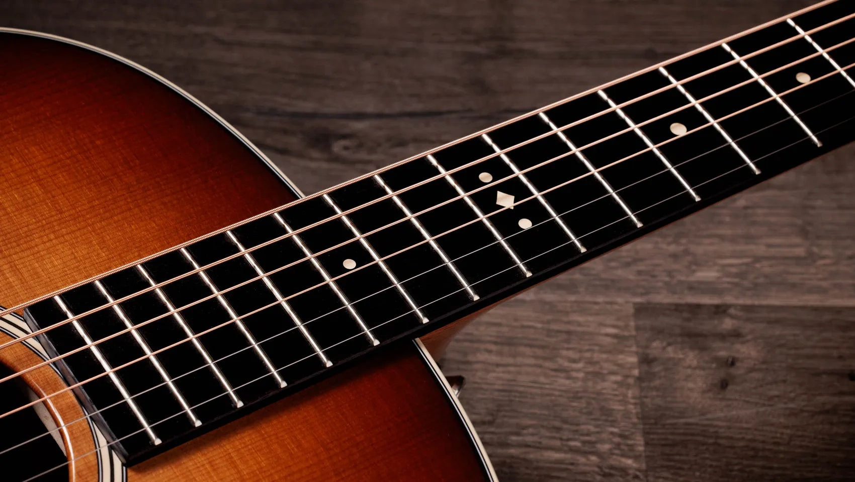 Đàn Guitar Acoustic Taylor Gold Label 717e
