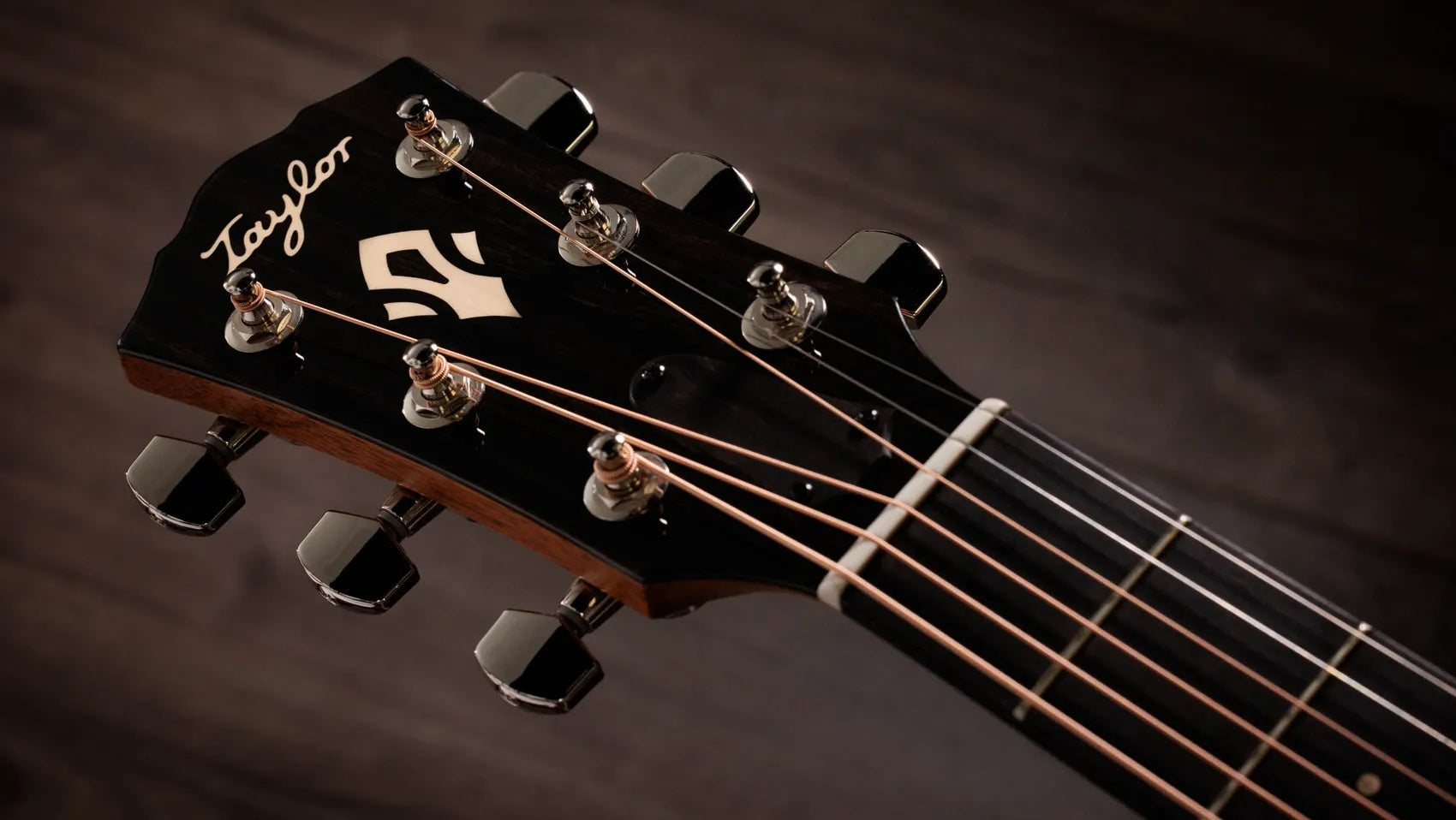 Đàn Guitar Acoustic Taylor Gold Label 717e