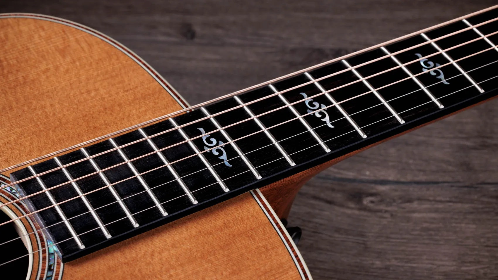 Đàn Guitar Acoustic Taylor Gold Label 810e - Natural