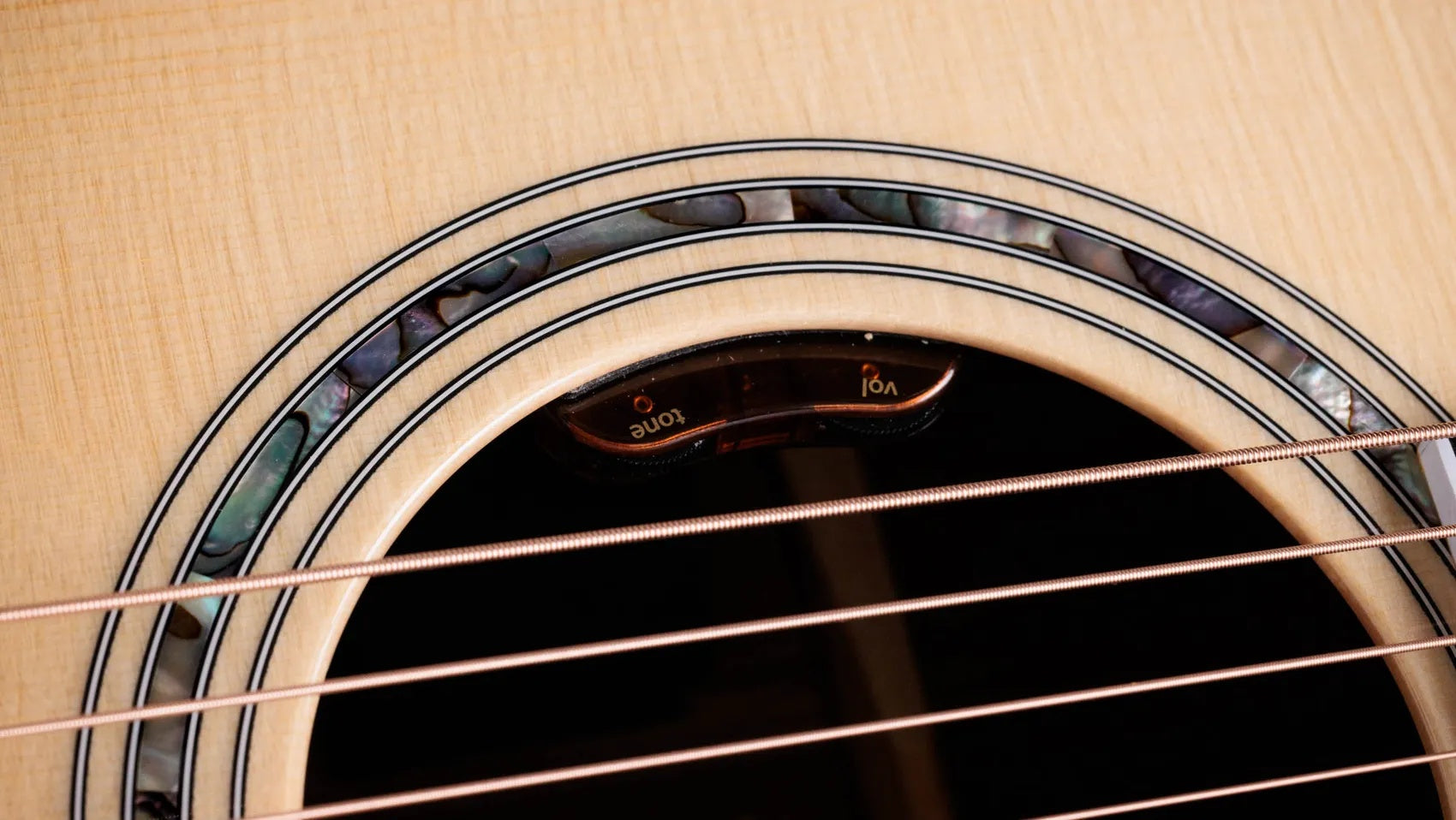 Đàn Guitar Acoustic Taylor Legacy 815e - Natural