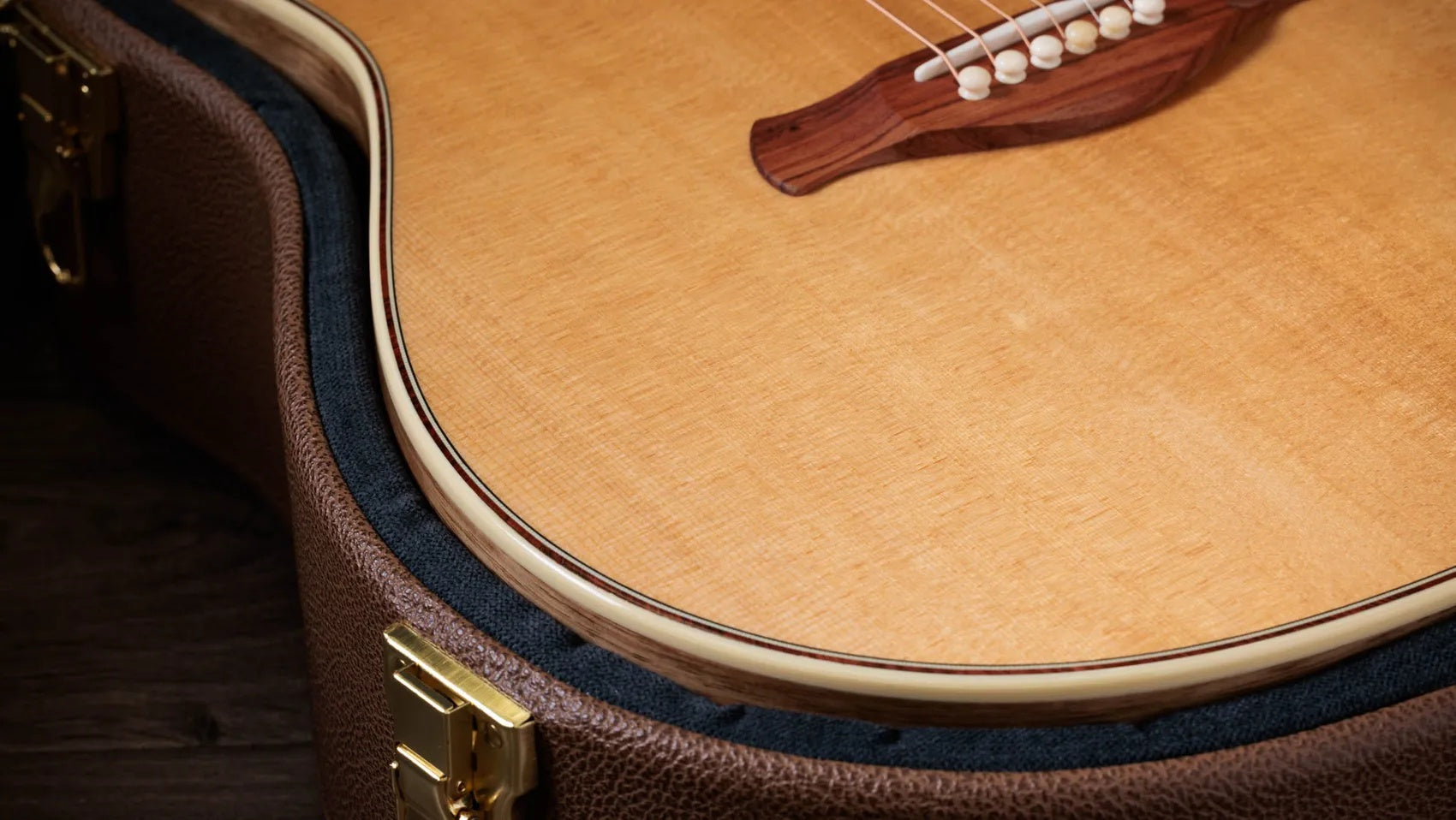 Đàn Guitar Acoustic Taylor Gold Label 817e