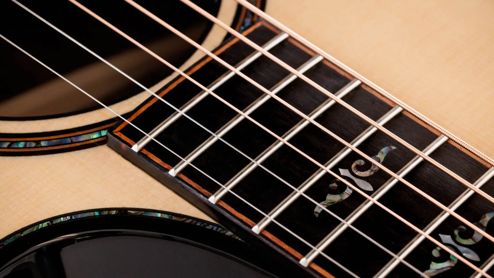 Đàn Guitar Acoustic Taylor Next Generation Builder's Edition 914ce - Natural