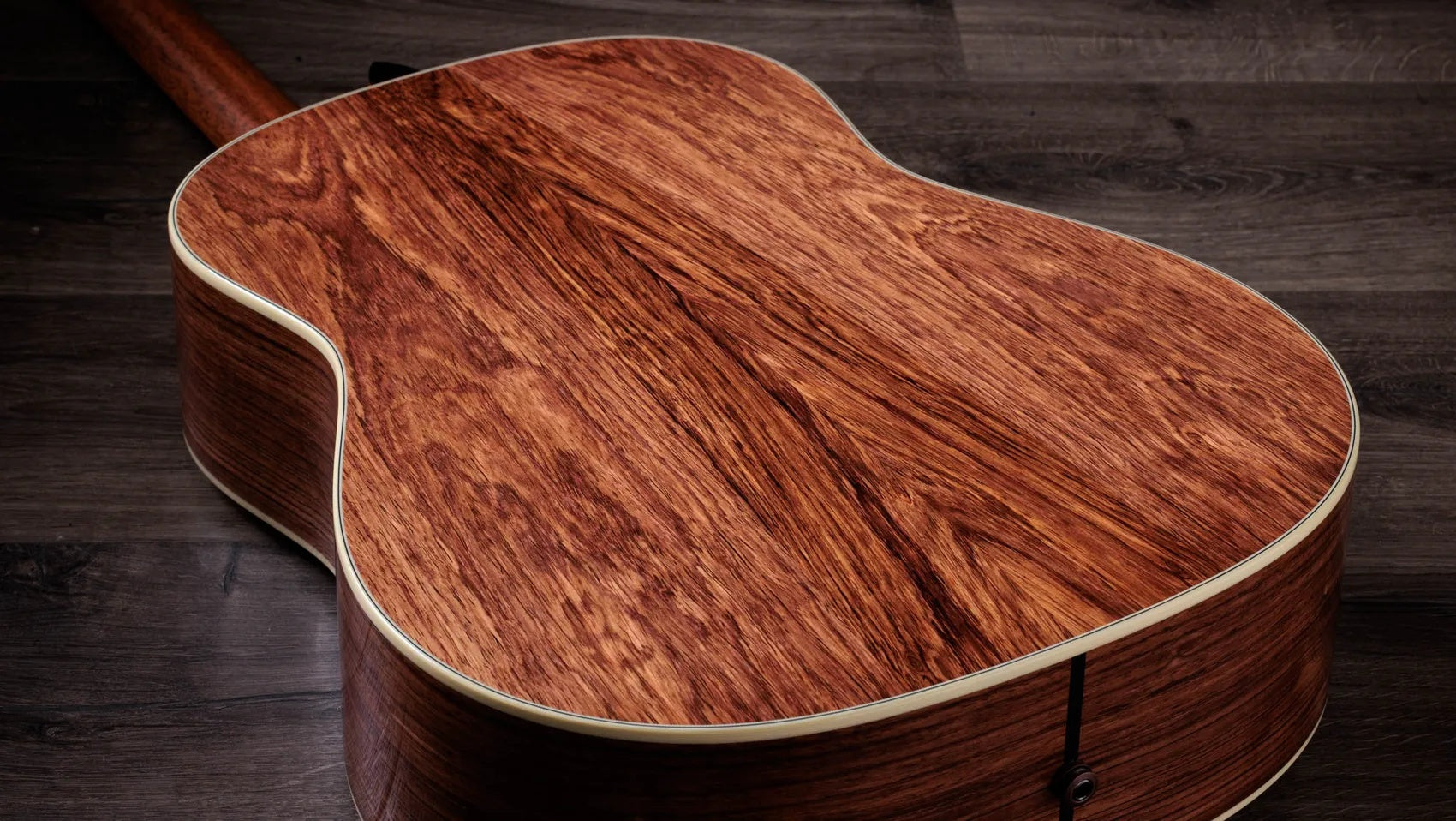 Đàn Guitar Acoustic Taylor Gold Label 917e