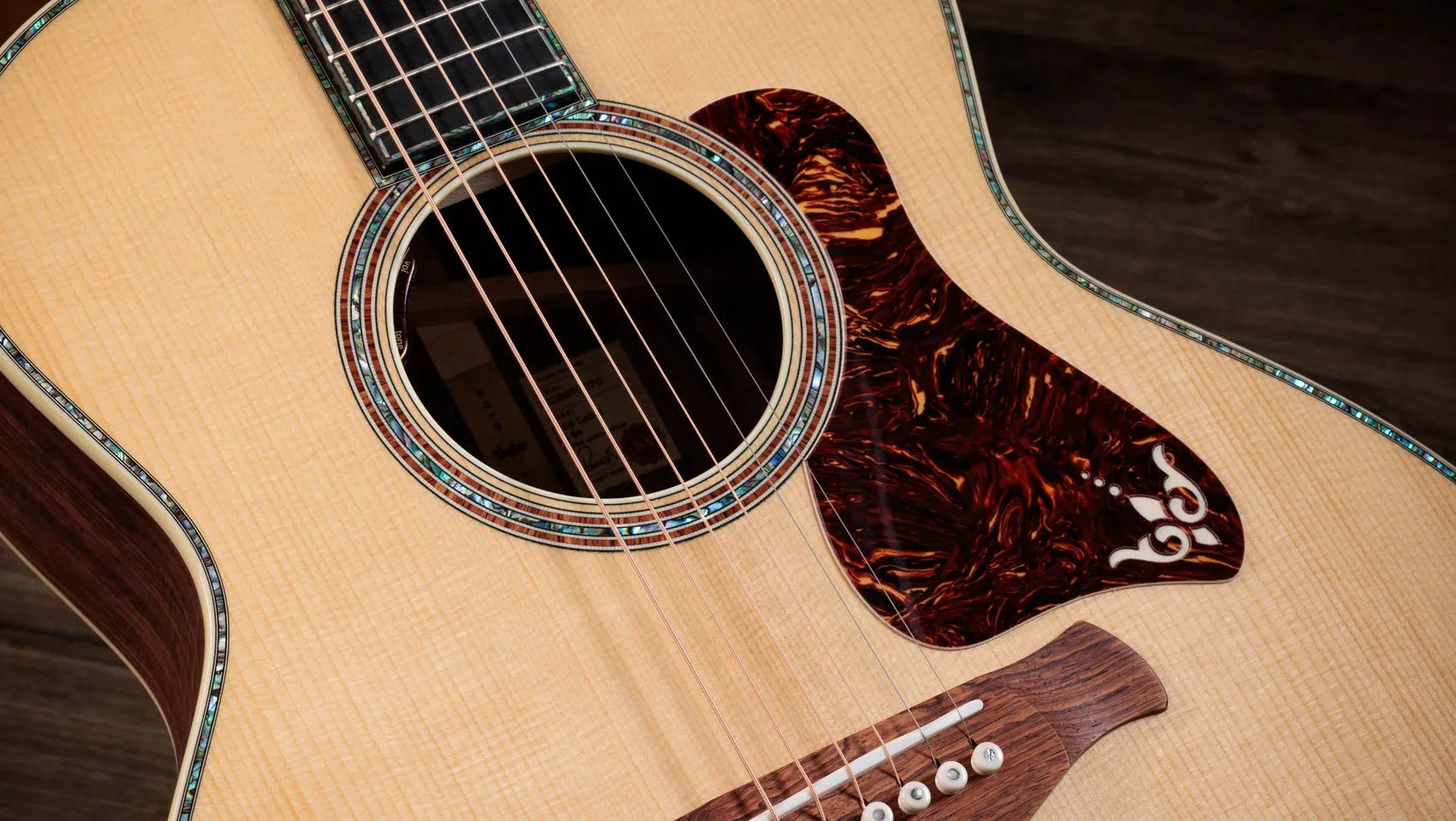 Đàn Guitar Acoustic Taylor Gold Label 914e