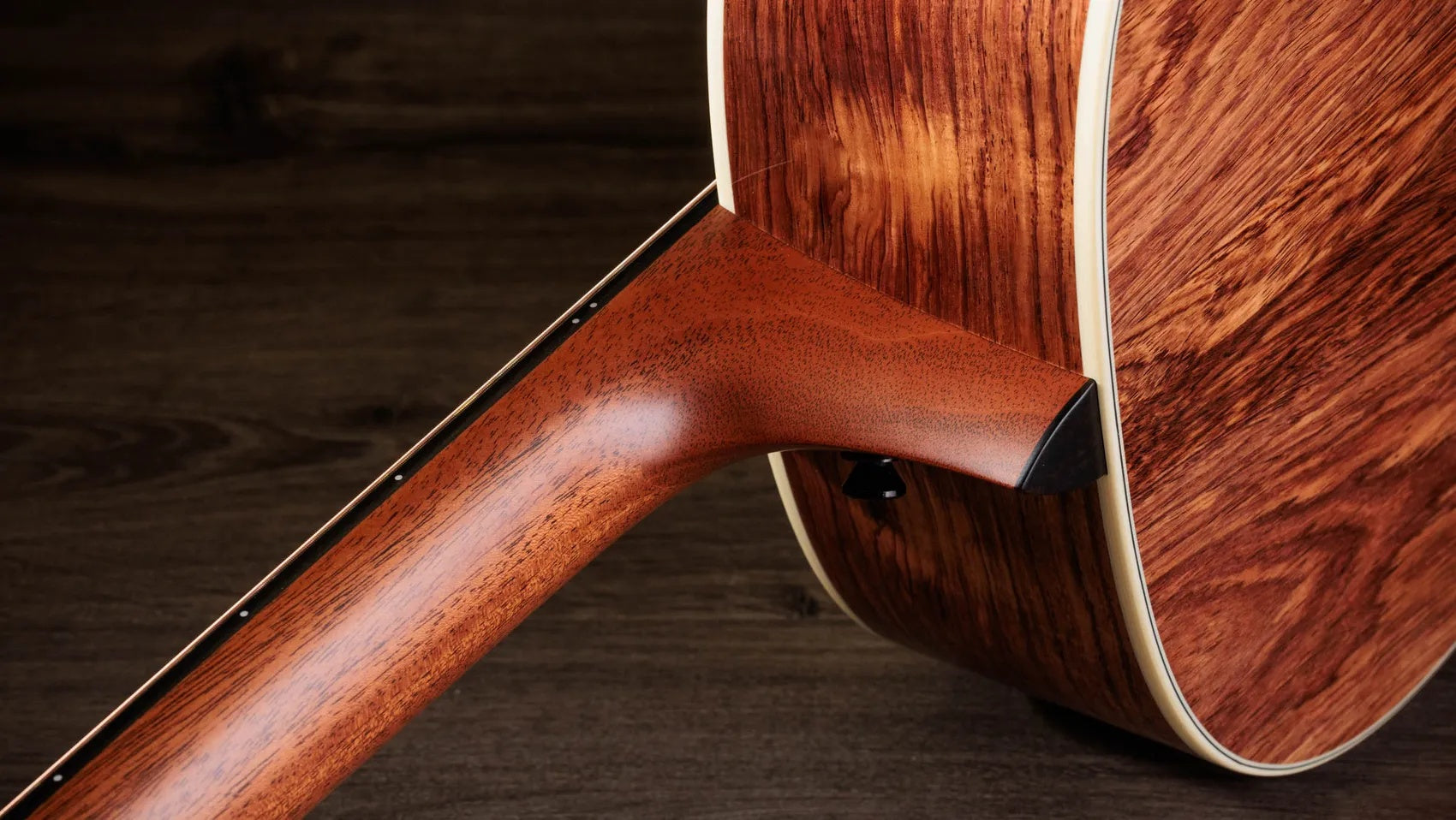 Đàn Guitar Acoustic Taylor Gold Label 917e