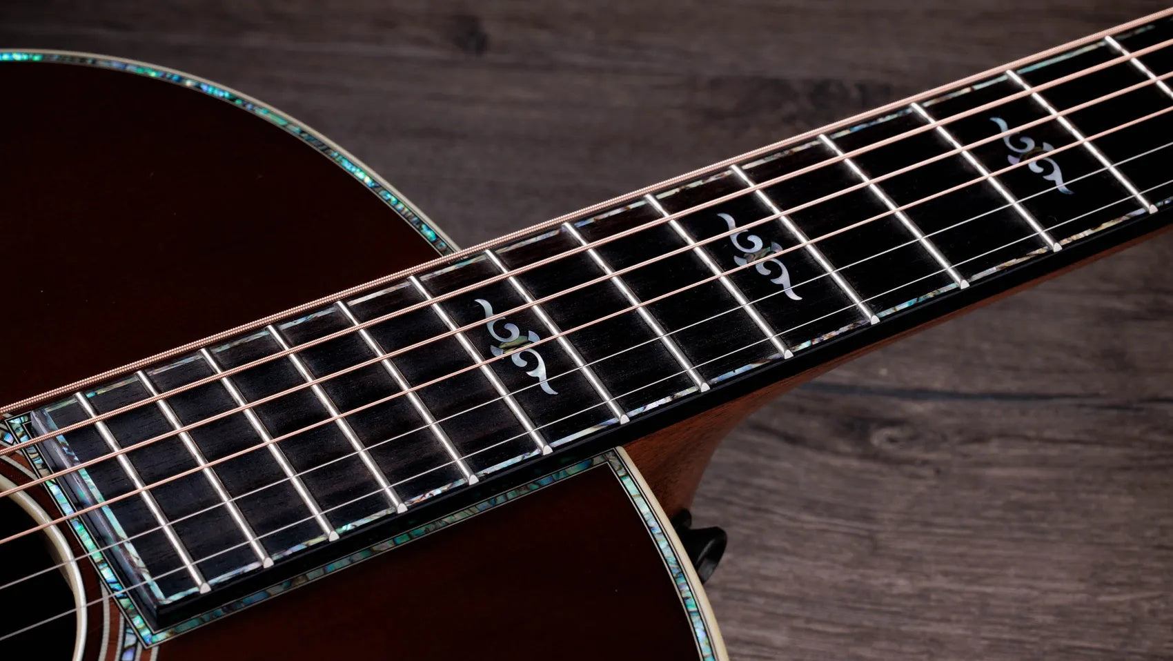 Đàn Guitar Acoustic Taylor Gold Label 917e