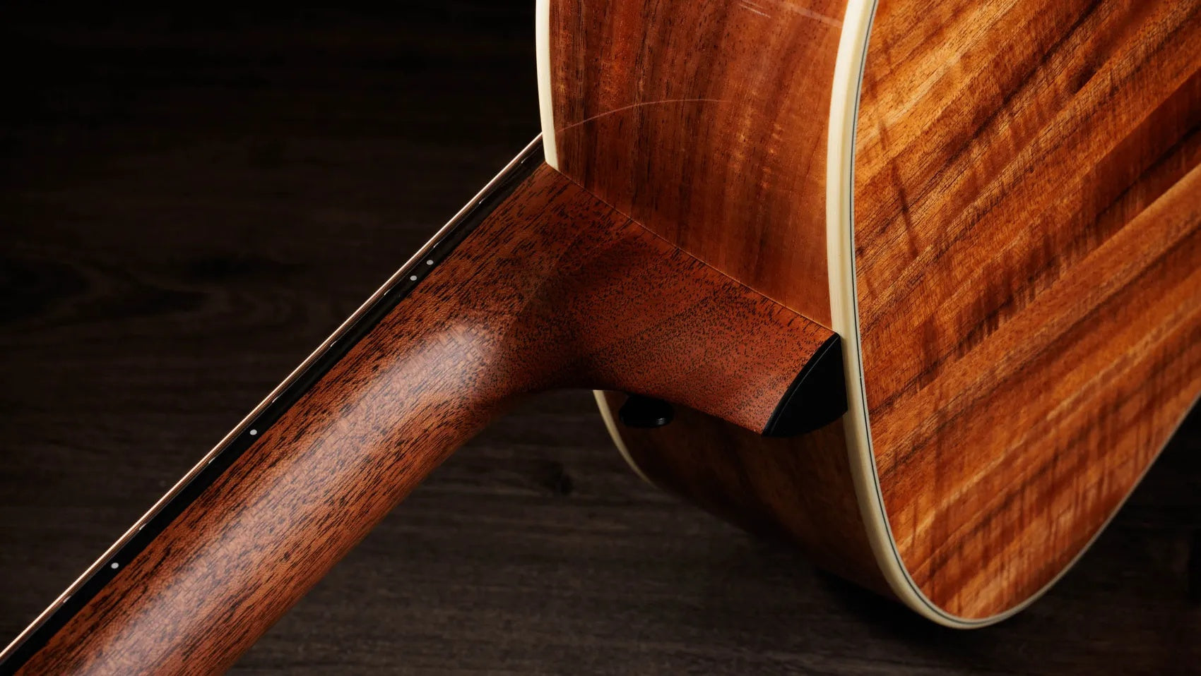 Đàn Guitar Acoustic Taylor Gold Label K14e