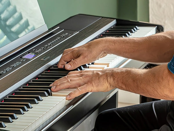 Bàn phím GrandTouch-S mang lại cảm giác chơi chân thực trên Yamaha P-525