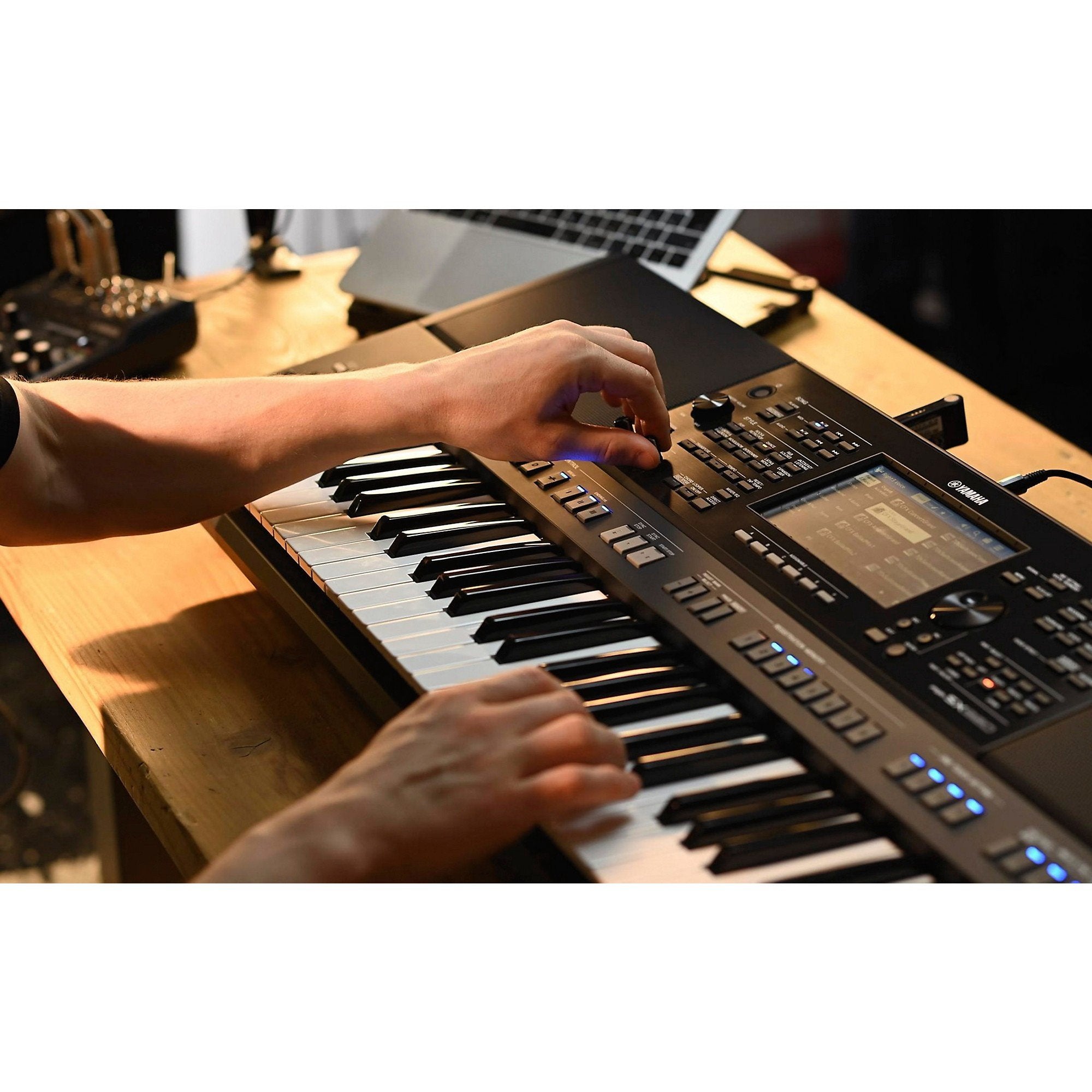 Đàn Organ Yamaha PSR-SX720+ 61-Phím-Mai Nguyên Music