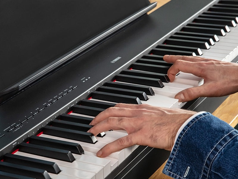 Phím đàn GHC (Graded Hammer Compact) mới phát triển mang lại cảm giác chơi chân thực trên Yamaha P-225