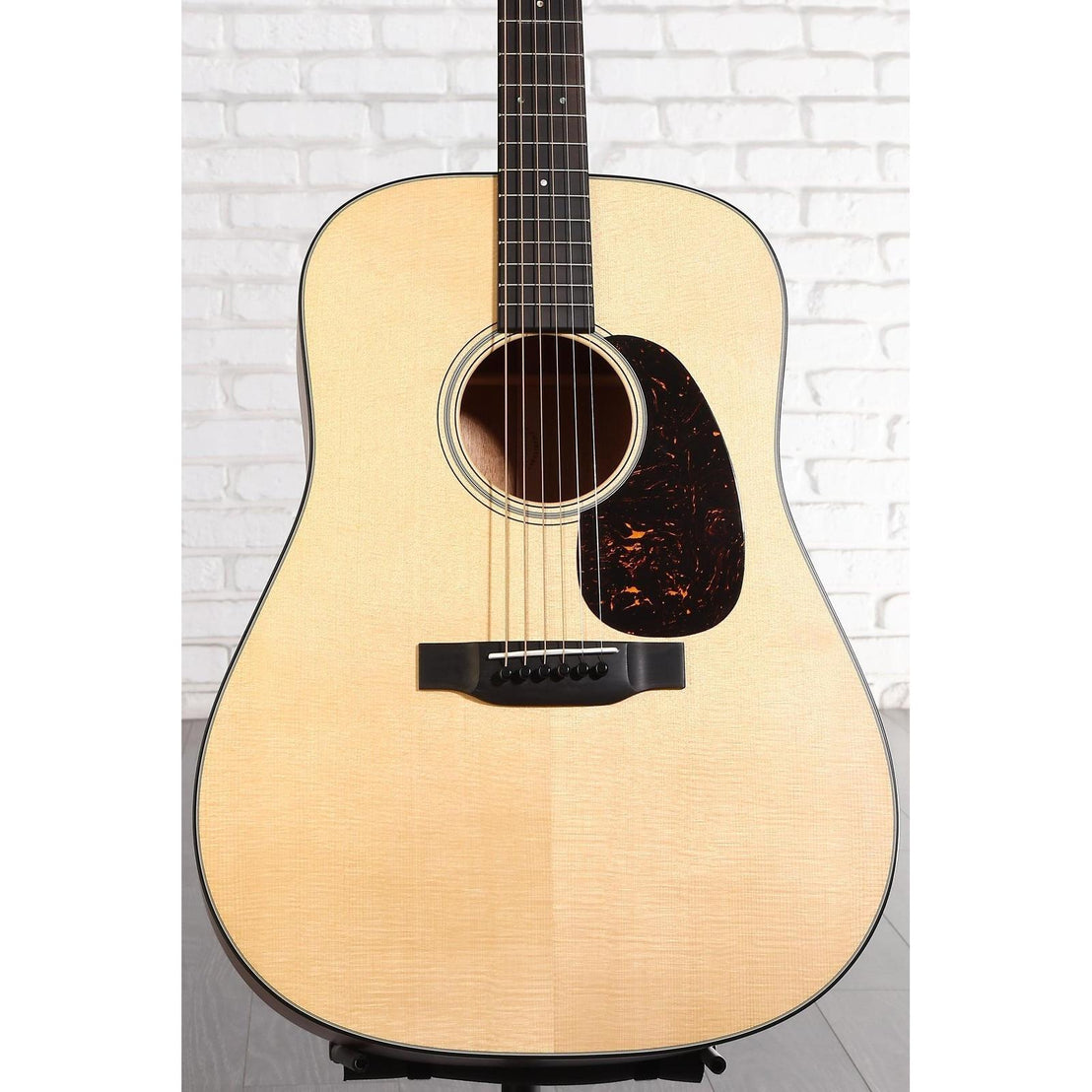 Đàn Guitar Acoustic Martin D-18 Standard Series - 2025-Mai Nguyên Music