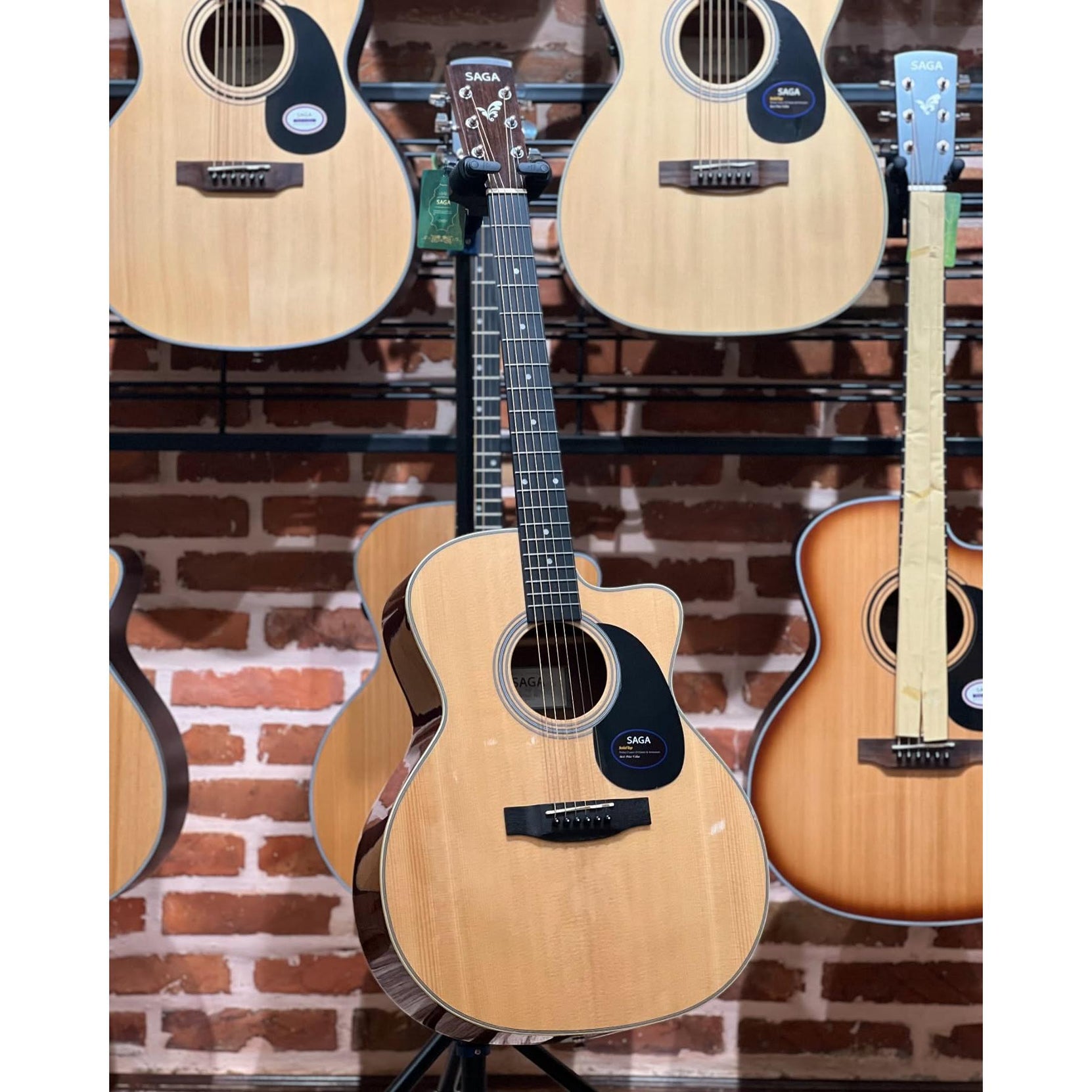 Đàn Guitar Acoustic Saga SF700GC Pro-Mai Nguyên Music