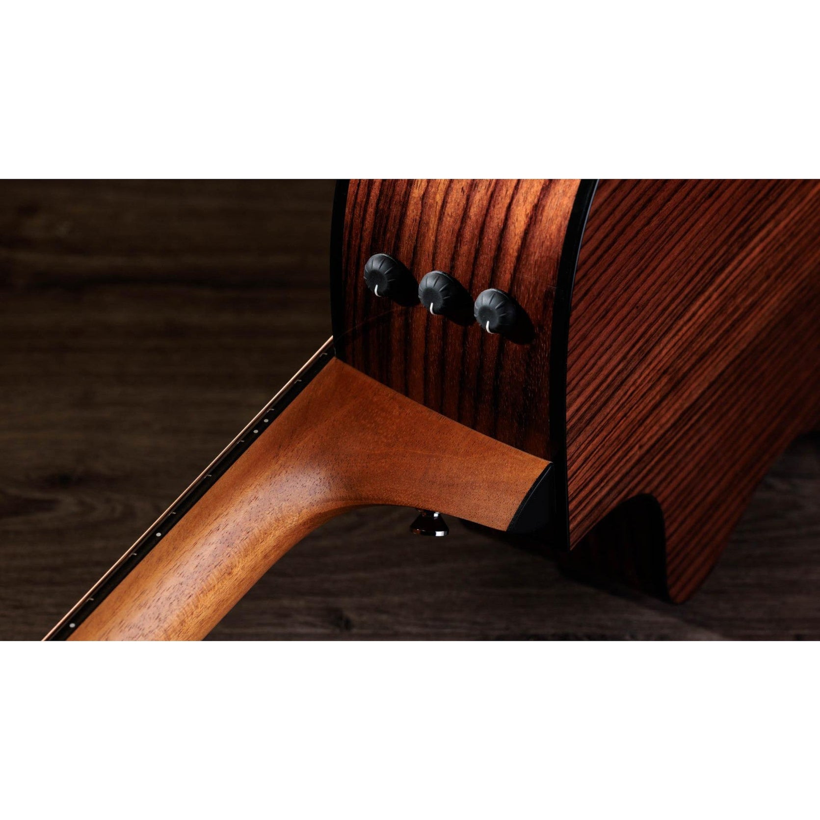 Đàn Guitar Acoustic Taylor 212ce Plus w/Softshell Case-Mai Nguyên Music