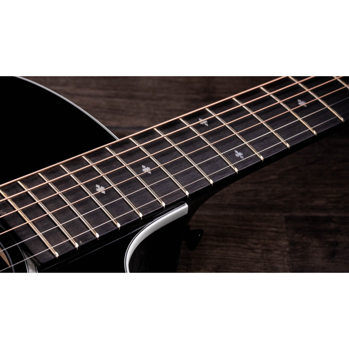 Đàn Guitar Acoustic Taylor 214ce Deluxe - Black-Mai Nguyên Music