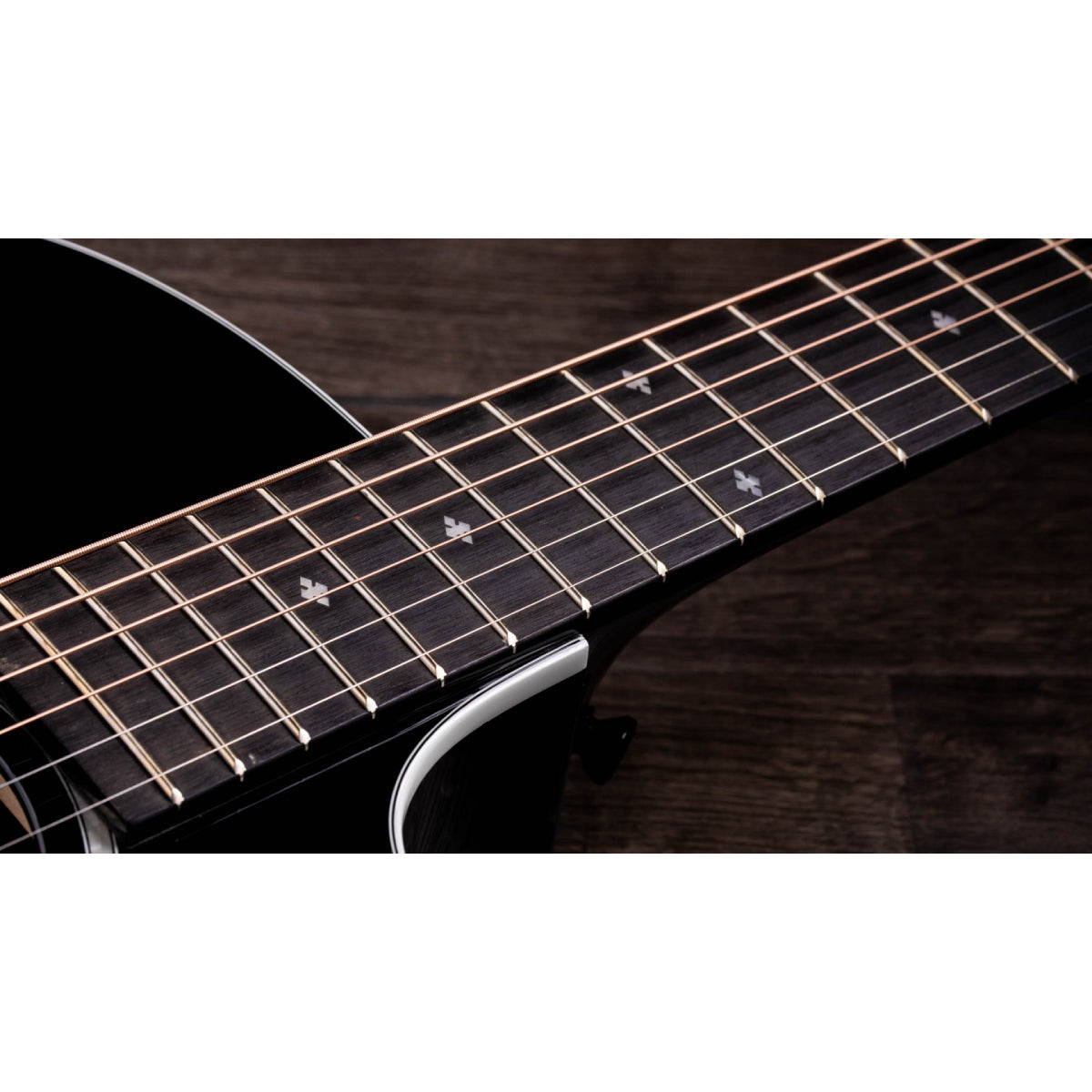 Đàn Guitar Acoustic Taylor 214ce Deluxe - Black-Mai Nguyên Music