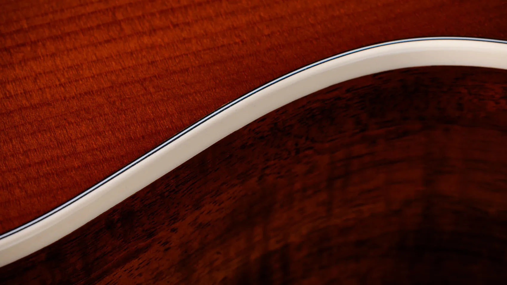 Đàn Guitar Acoustic Taylor 214ce-K DLX Special Edition - Honeyburst-Mai Nguyên Music