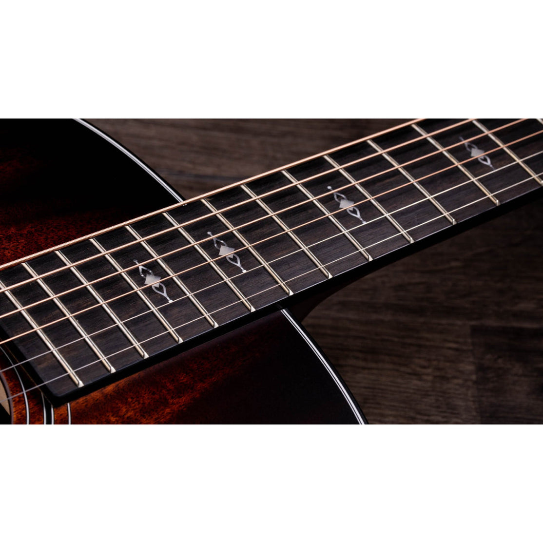 Đàn Guitar Acoustic Taylor 324e w/Case-Mai Nguyên Music