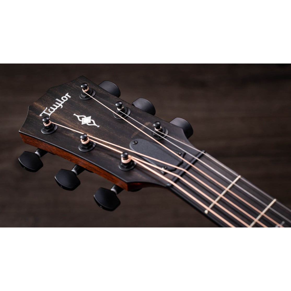 Đàn Guitar Acoustic Taylor 324e w/Case-Mai Nguyên Music