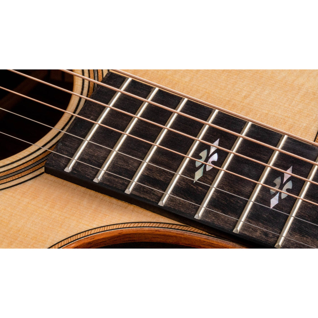 Đàn Guitar Acoustic Taylor 714ce w/Case-Mai Nguyên Music