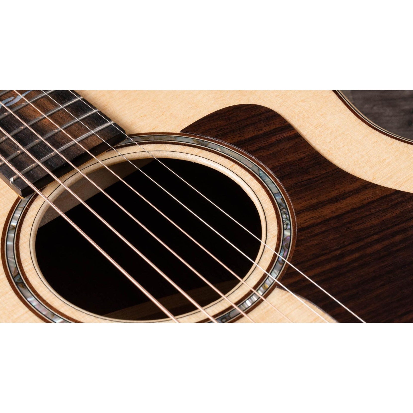Đàn Guitar Acoustic Taylor 811e Grand Theater-Mai Nguyên Music