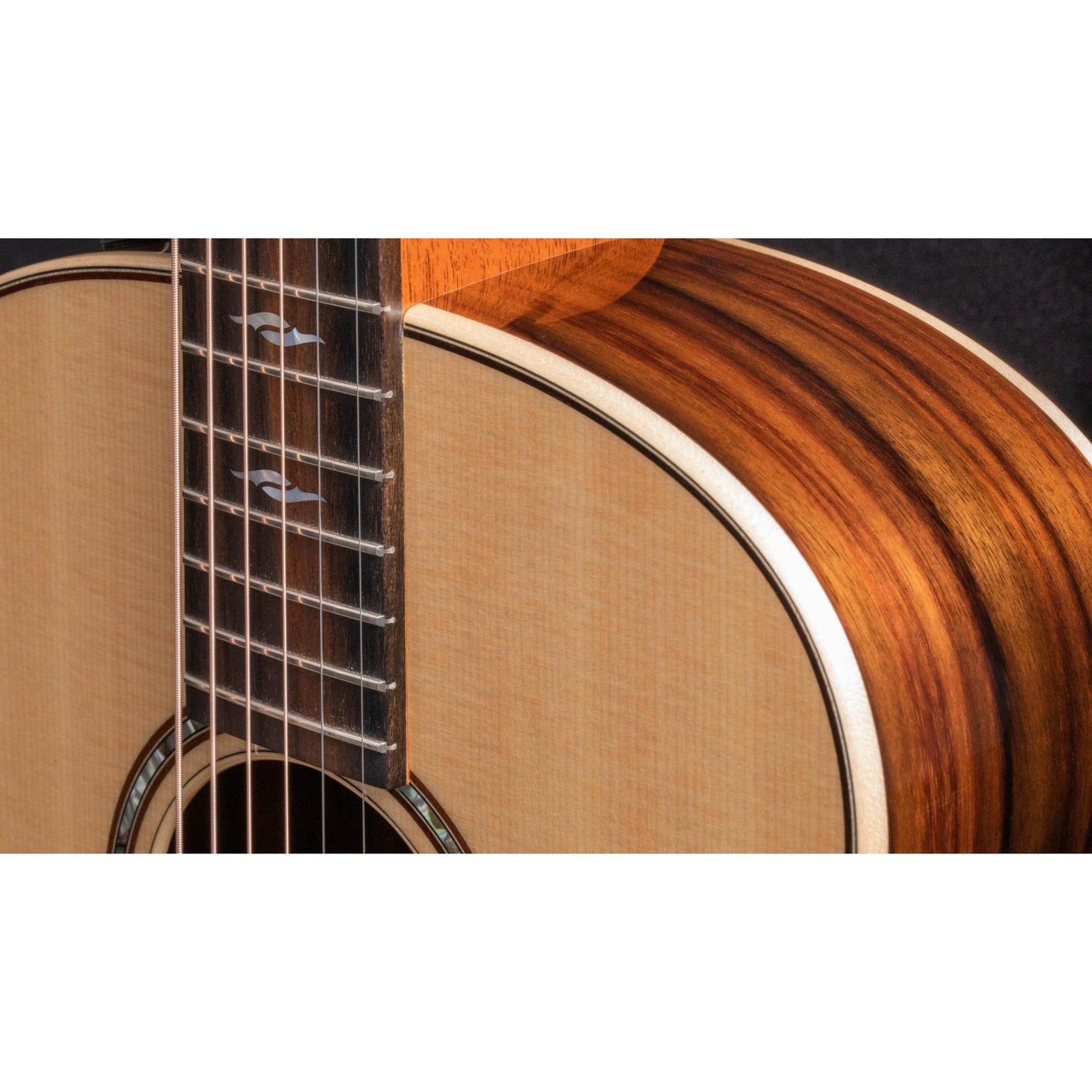 Đàn Guitar Acoustic Taylor 811e Grand Theater-Mai Nguyên Music
