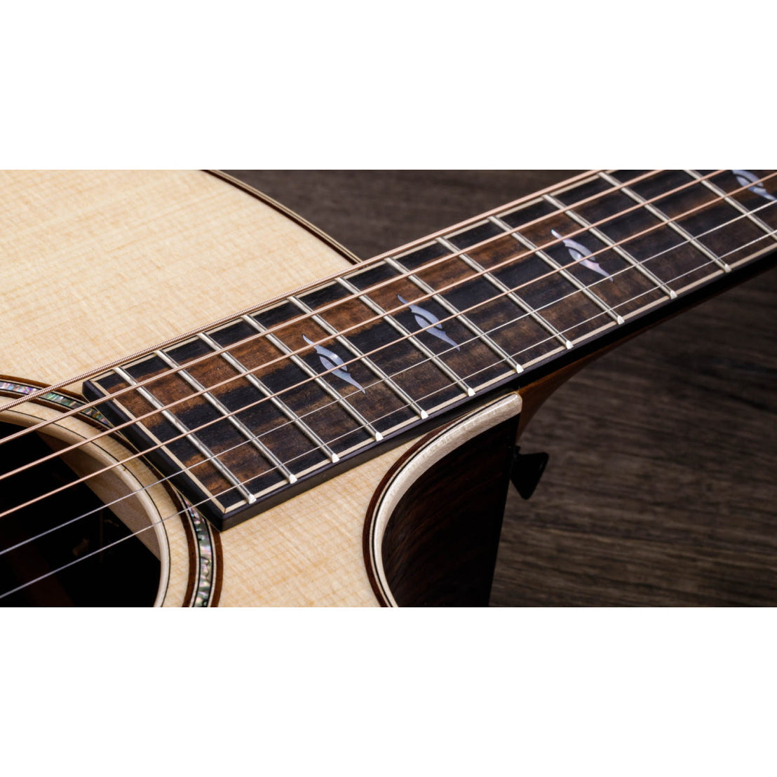 Đàn Guitar Acoustic Taylor 814ce w/Case-Mai Nguyên Music