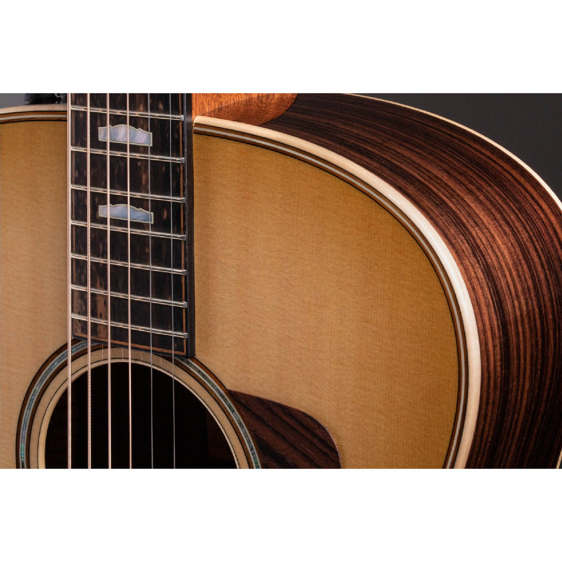 Đàn Guitar Acoustic Taylor 818e w/Case-Mai Nguyên Music