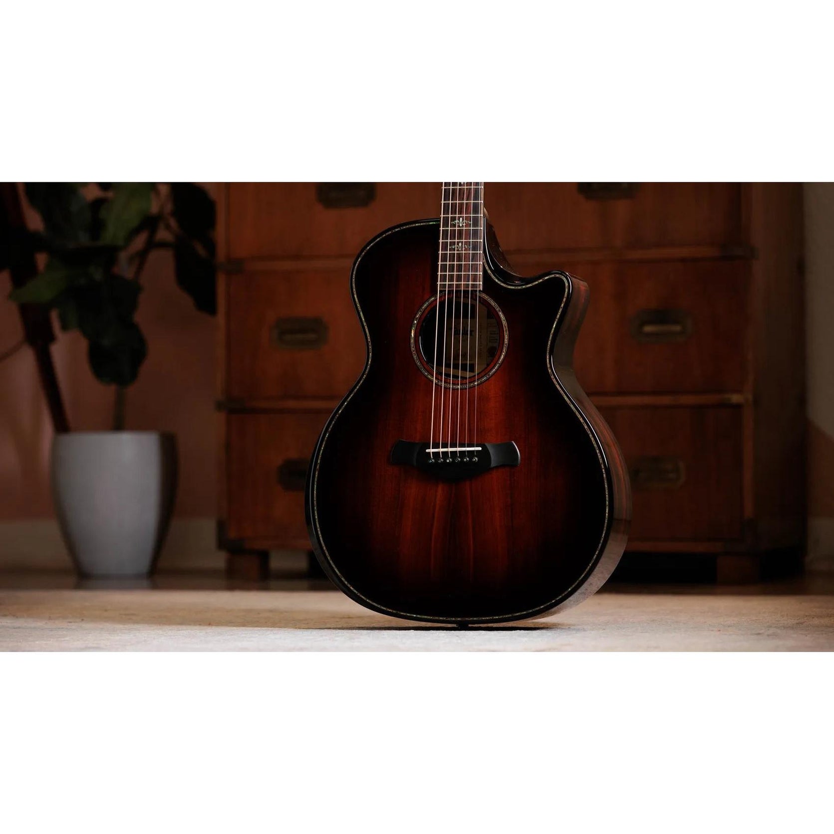 Đàn Guitar Acoustic Taylor Builder's Edition 914ce LTD Macassar Ebony - Shaded Edge Burst-Mai Nguyên Music