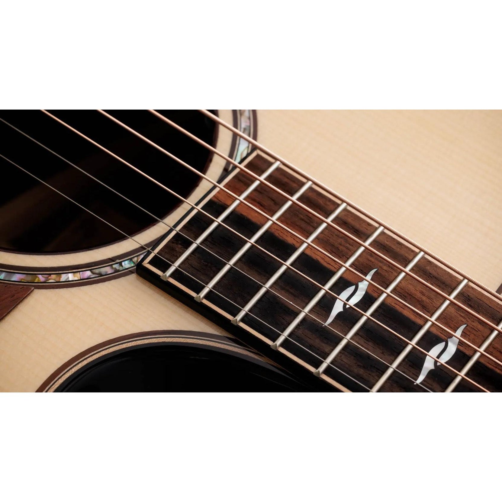 Đàn Guitar Acoustic Taylor Next Generation Builder's Edition 814ce Adirondack Spruce/Rosewood - Natural Kona Edgeburst-Mai Nguyên Music