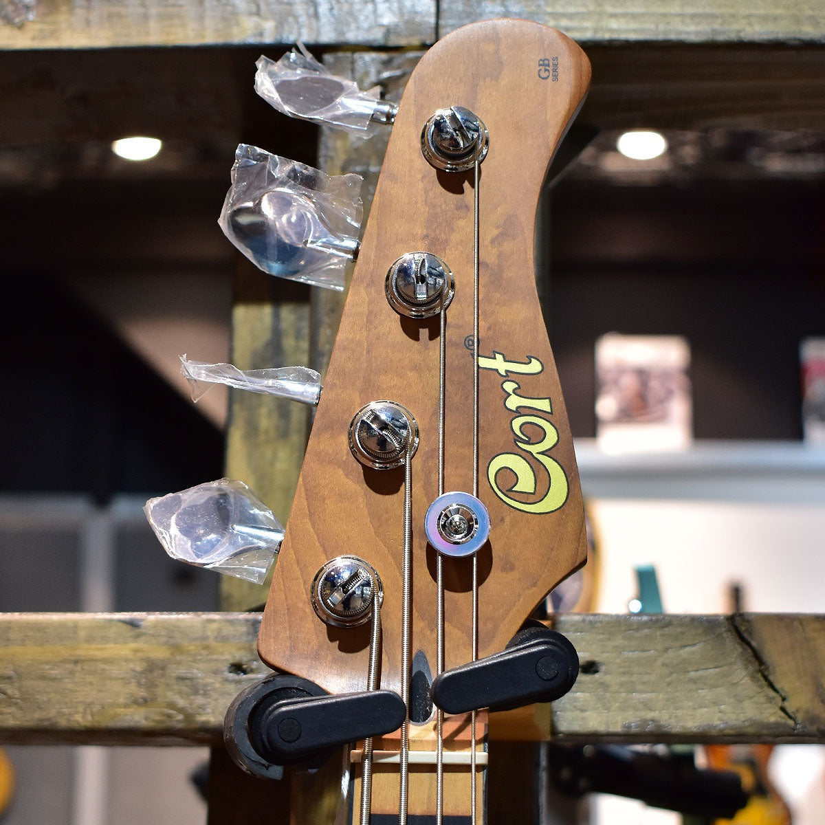 Đàn Guitar Bass 4-dây Cort GB64JJ-Mai Nguyên Music