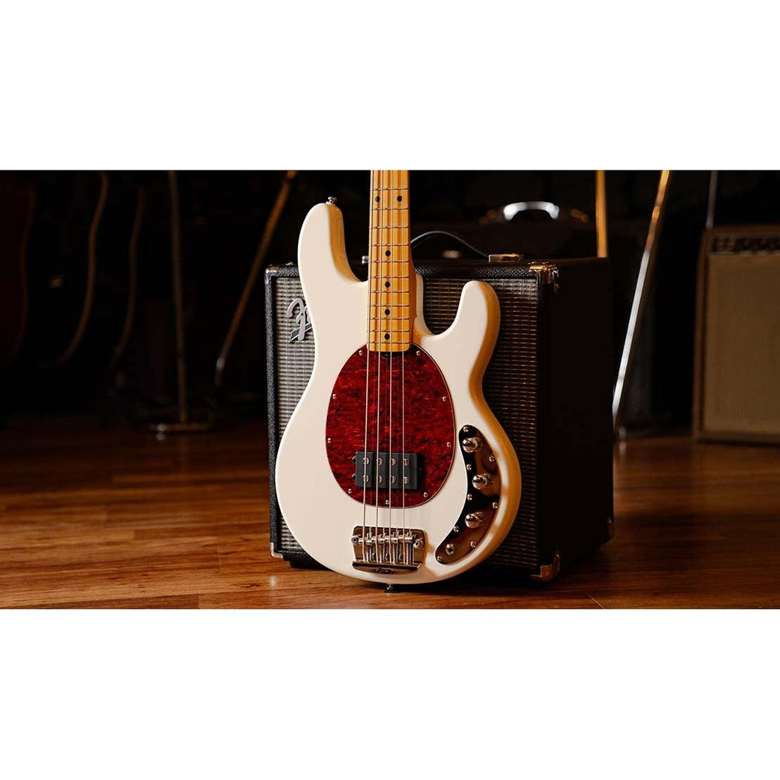 Đàn Guitar Bass 4-Dây Sterling StingRay Classic Ray24CA, Olympic White-Mai Nguyên Music