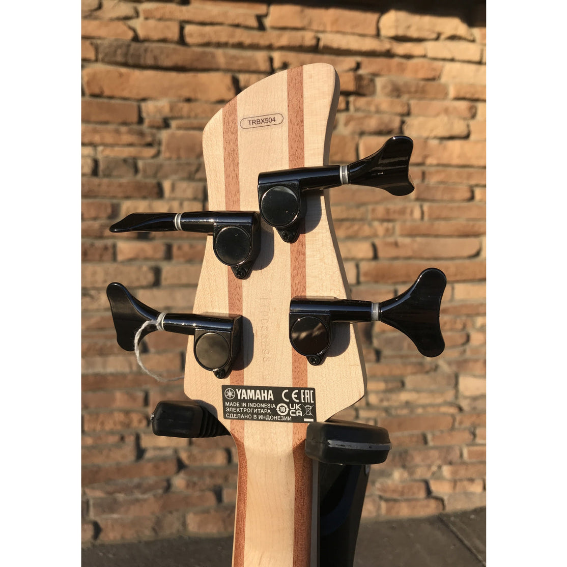 Đàn Guitar Bass 4-dây Yamaha TRBX504, Translucent White-Mai Nguyên Music