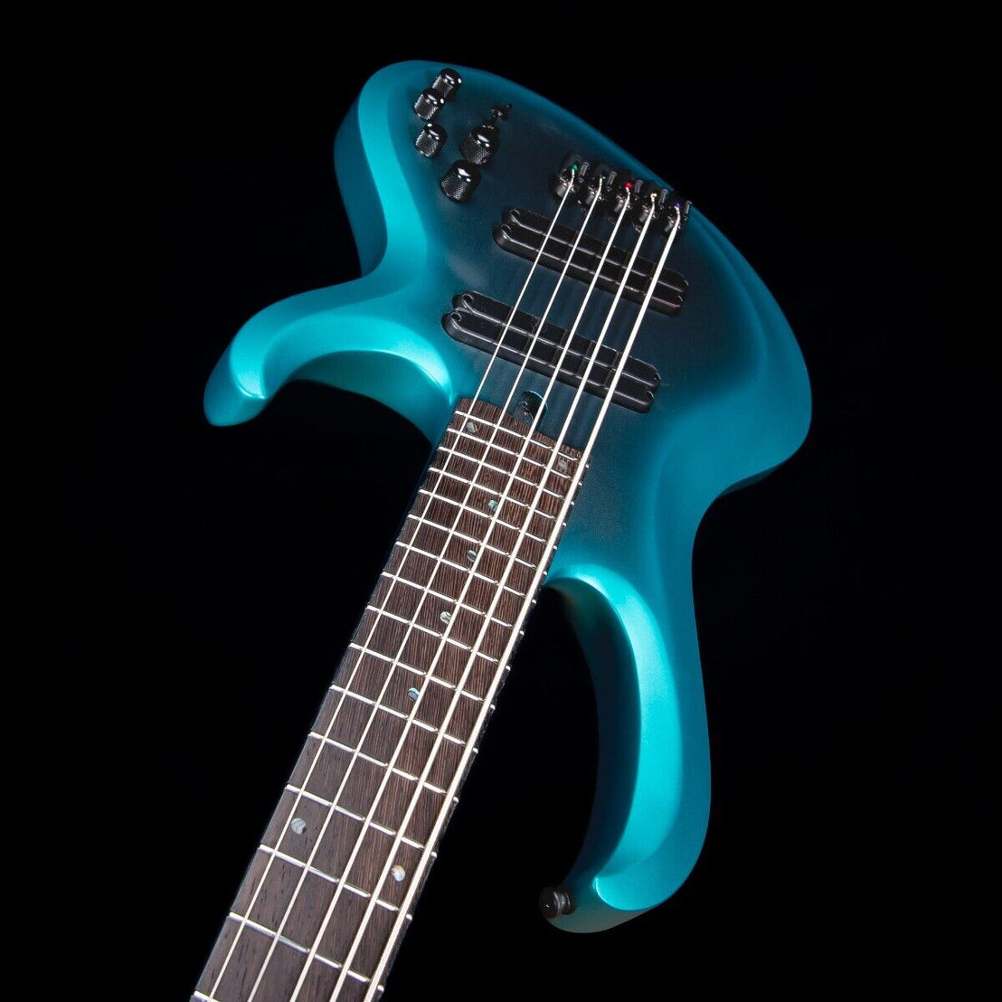 Đàn Guitar Bass 5-dây Ibanez BTB Workshop BTB605MS w/Case, Cerulean Aura Burst Matte-Mai Nguyên Music