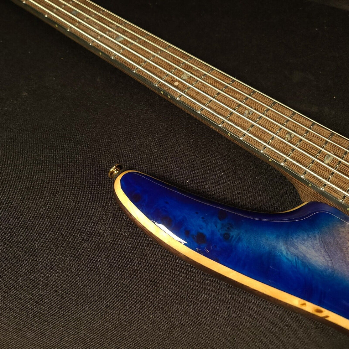 Đàn Guitar Bass 5-dây Ibanez SR Premium SR2605 w/Bag, Cerulean Blue Burst-Mai Nguyên Music