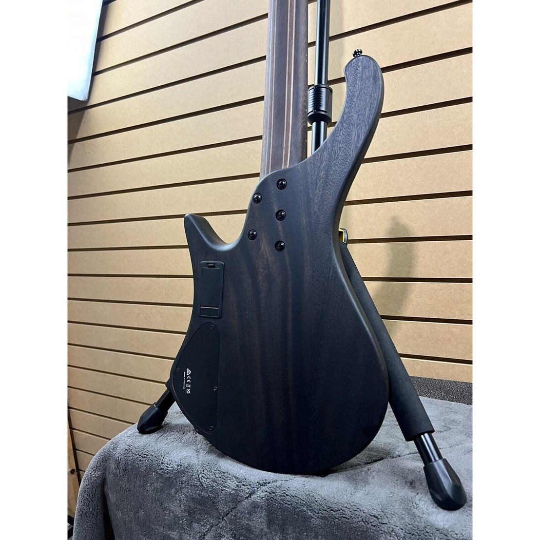Đàn Guitar Bass 5-dây Ibanez Workshop EHB1505MS w/Bag-Mai Nguyên Music