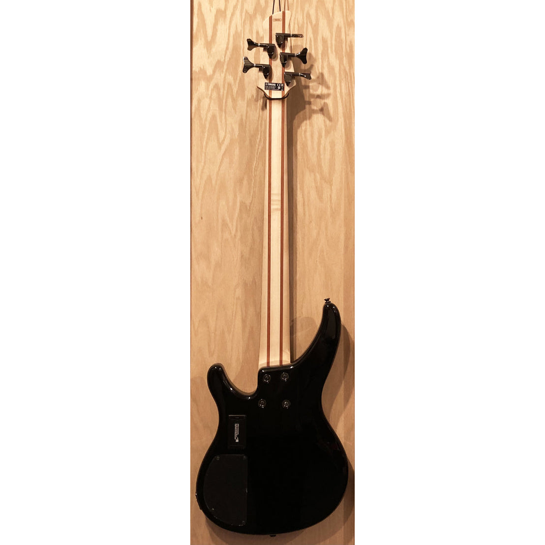 Đàn Guitar Bass 5-dây Yamaha TRBX305, Black-Mai Nguyên Music