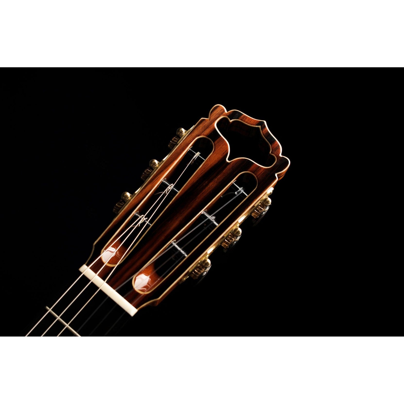 Đàn Guitar Classic Hanika HE Doubletop Cedar-Mai Nguyên Music