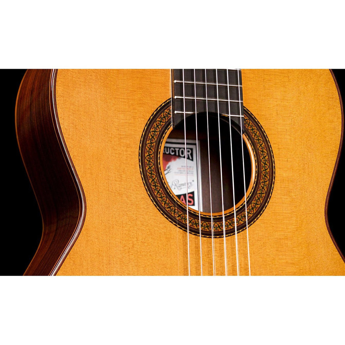 Đàn Guitar Classic Jose Ramirez Especial 1A Madagascar Rosewood – Cedar-Mai Nguyên Music