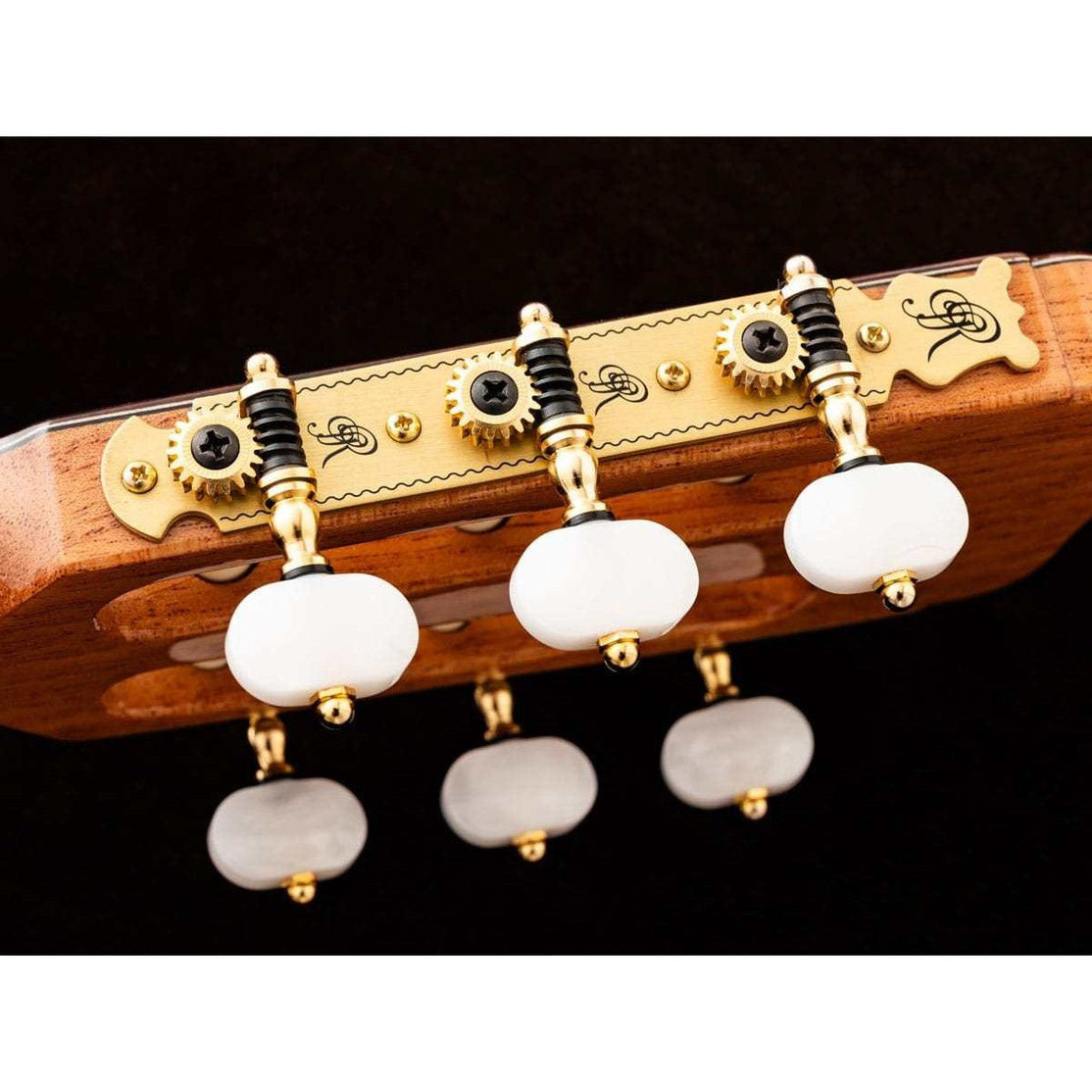 Đàn Guitar Classic Jose Ramirez Estudio 140 CWE Cedar 2024-Mai Nguyên Music