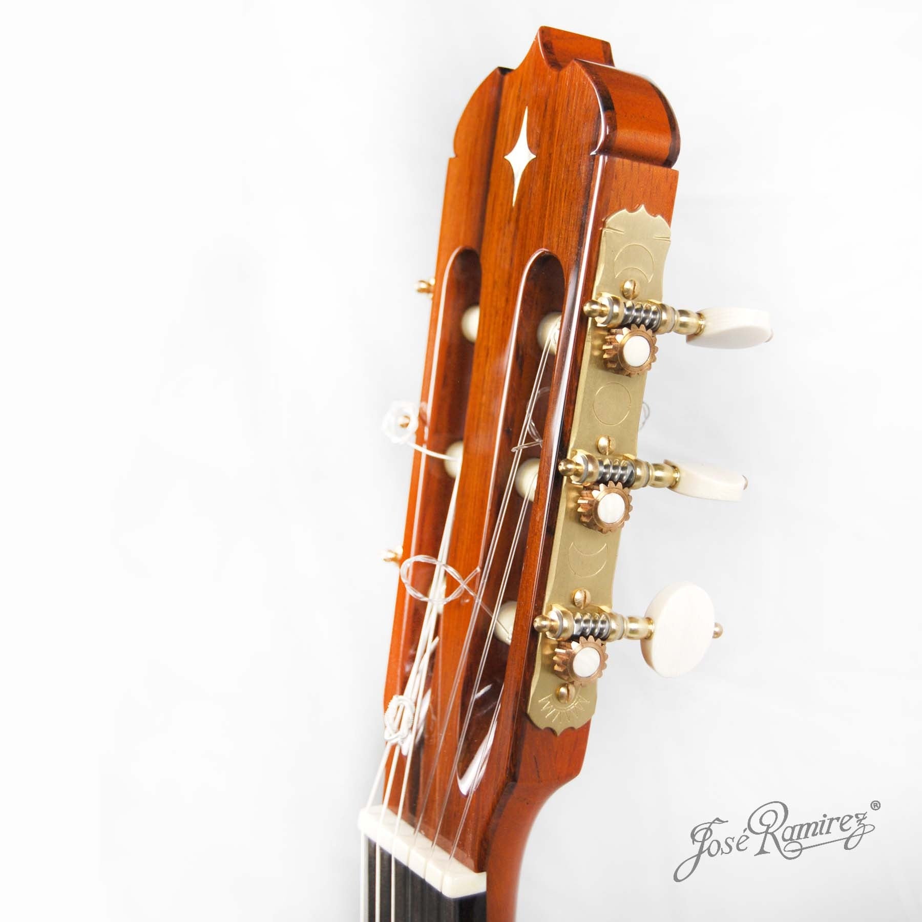 Đàn Guitar Classic Jose Ramirez Legado 1A Cedar 2023-Mai Nguyên Music